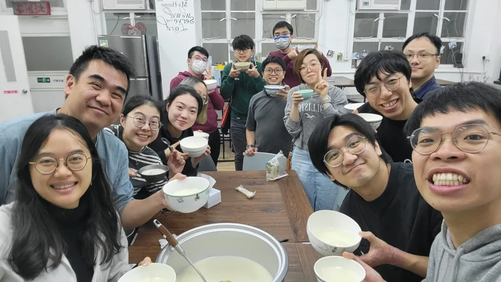 很開心可以舉辦第一次學院過夜的活動。這晚我們一同打邊爐、看電 影、食糖水、互相認識和交談，我們在...
